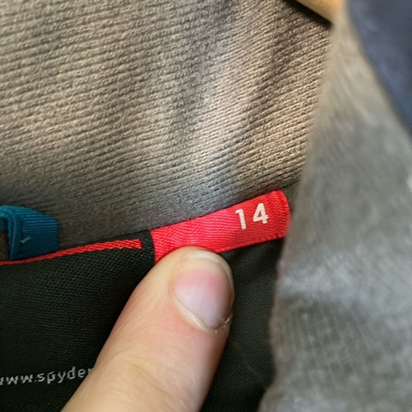 Spyder Blue and Navy Puffer Ski Snow Jacket for Outdoor Adventures - Picture 6 of 8